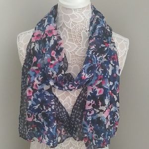 Lightweight scarf